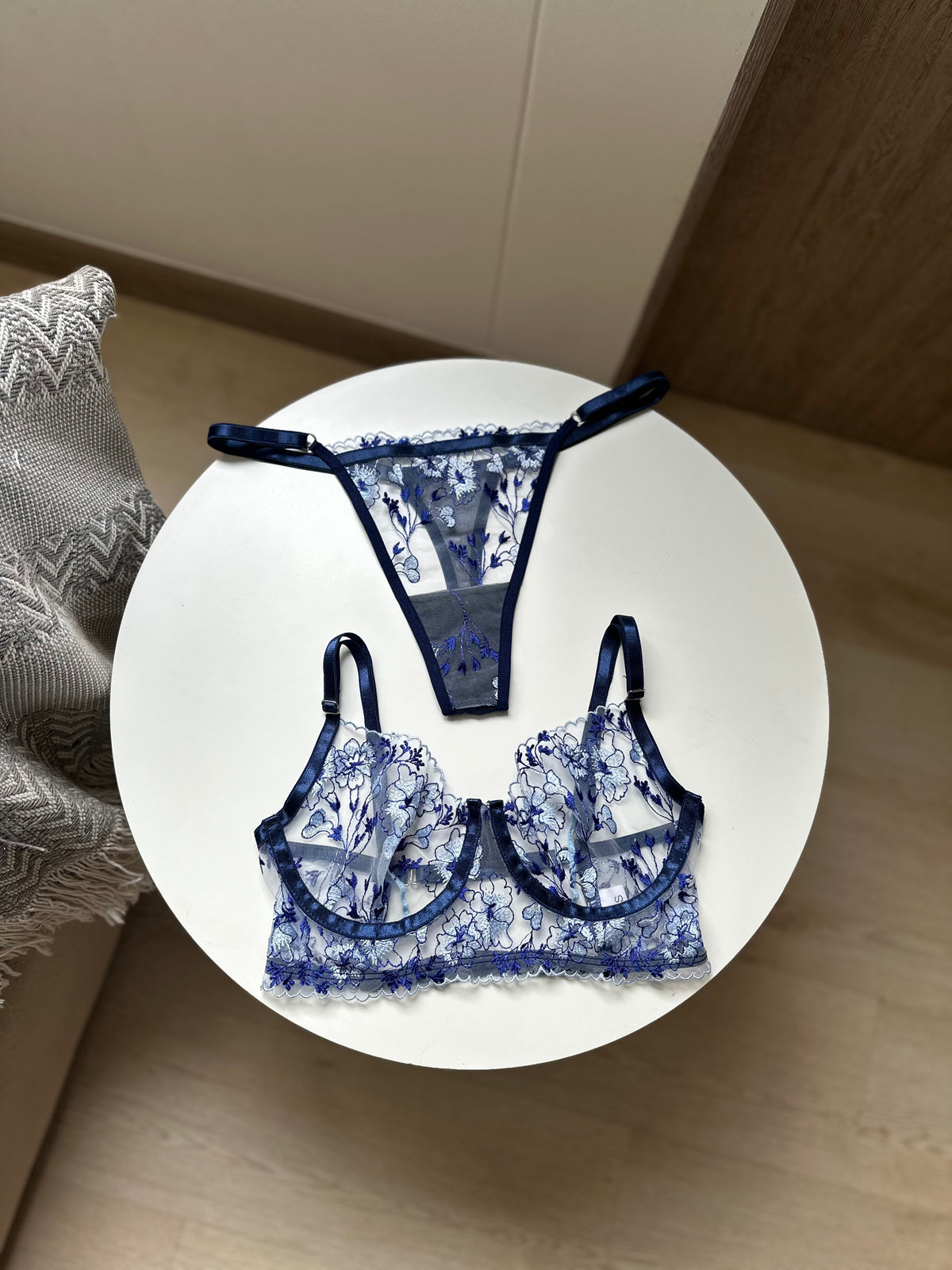 Bordado Azul $29.990 Valor pre-venta